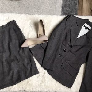 Anne Klein suit set in gray women’s size 4 petite